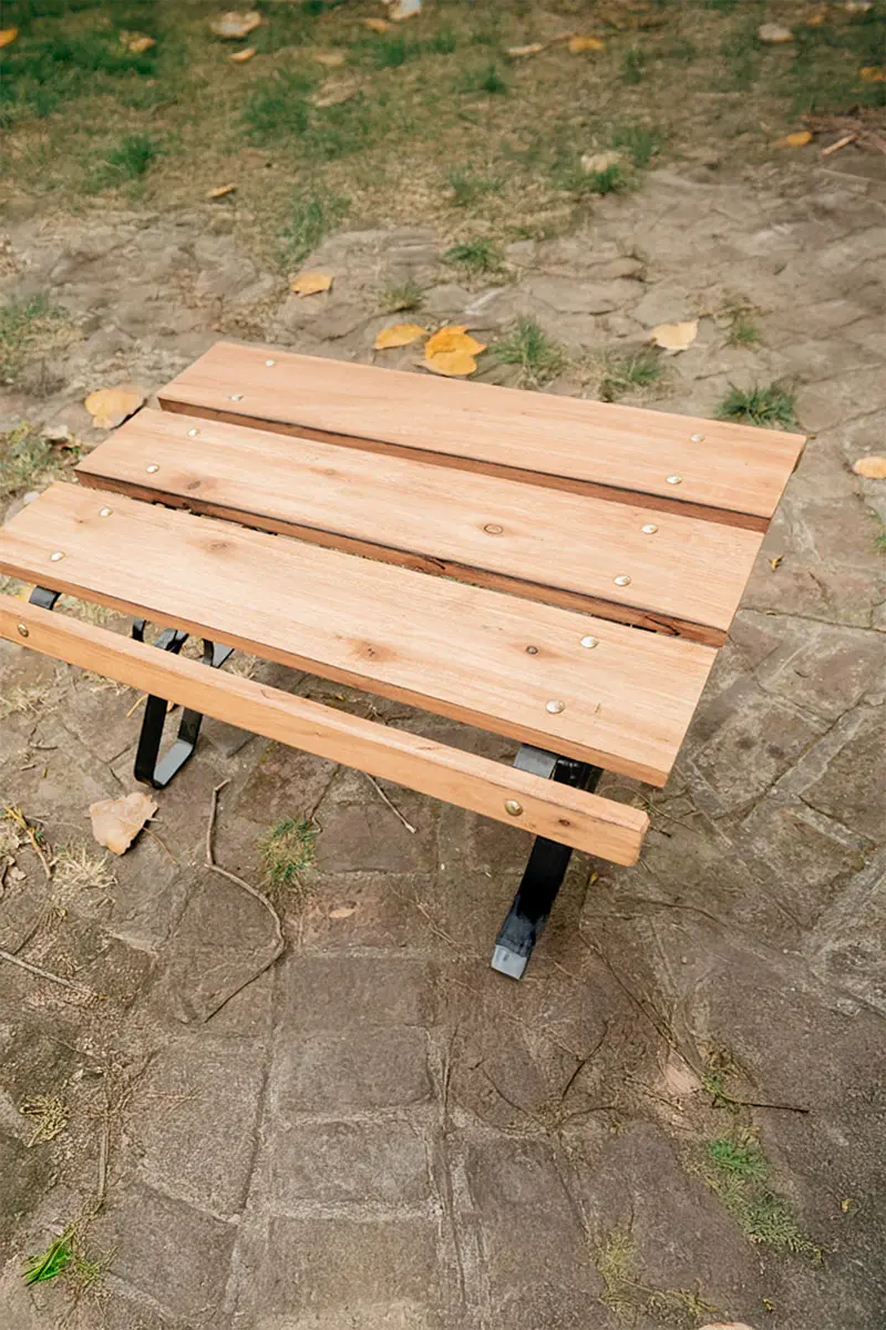 Mesa ratona clásica artesanal de madera natural y hierro MAHUA