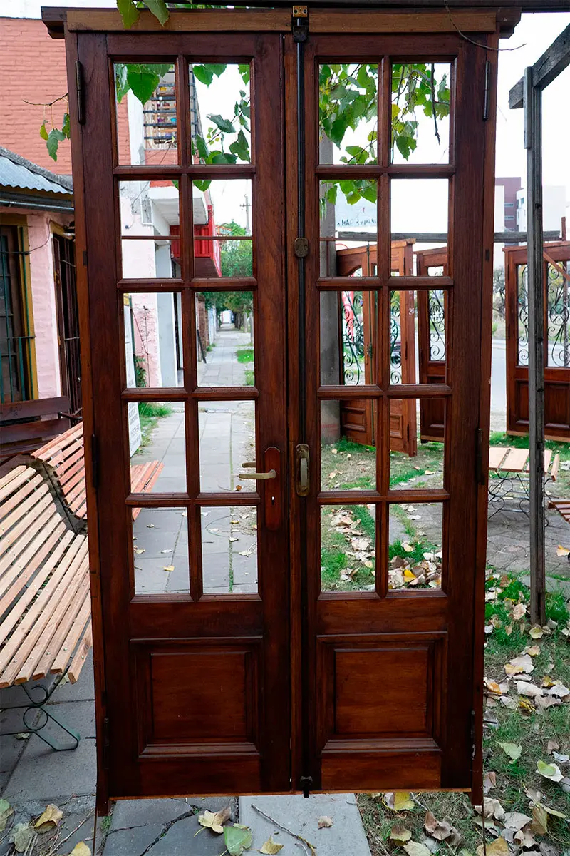 Puerta doble interior de madera maciza con vidrio repartido MAHUA